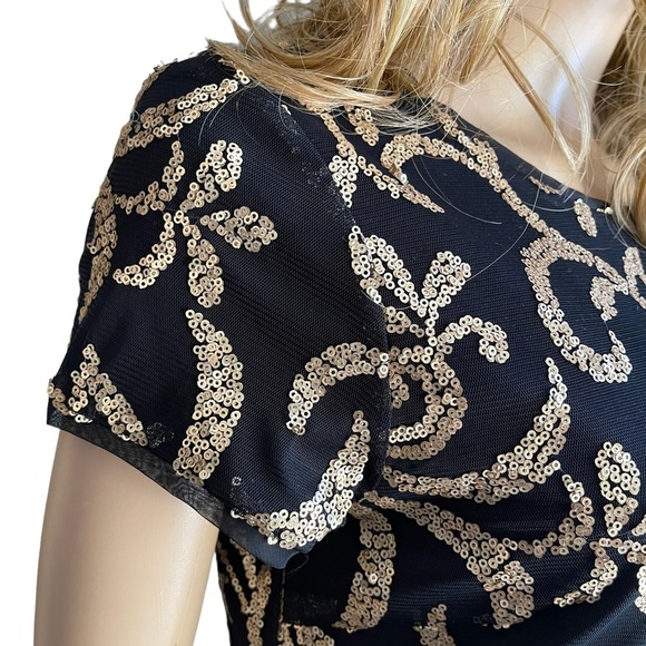 Jessica Simpson Black and Gold Sequin
Shift Dress size 4 - Picture 8 of 15